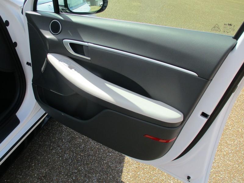 Hyundai Sonata Hybrid SEL 2025