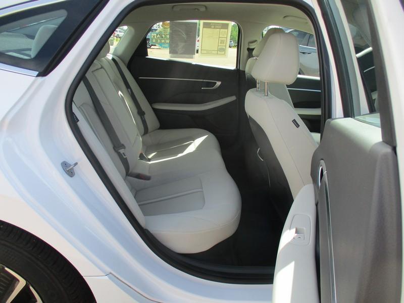 Hyundai Sonata Hybrid SEL 2025