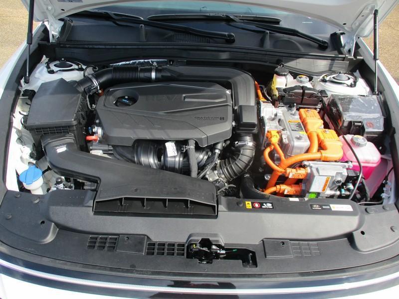 Hyundai Sonata Hybrid SEL 2025