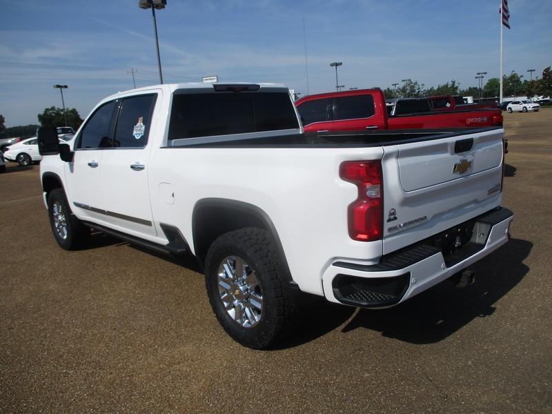 Chevrolet Silverado 2500HD High Country Crew Cab Short Box 4WD 2024