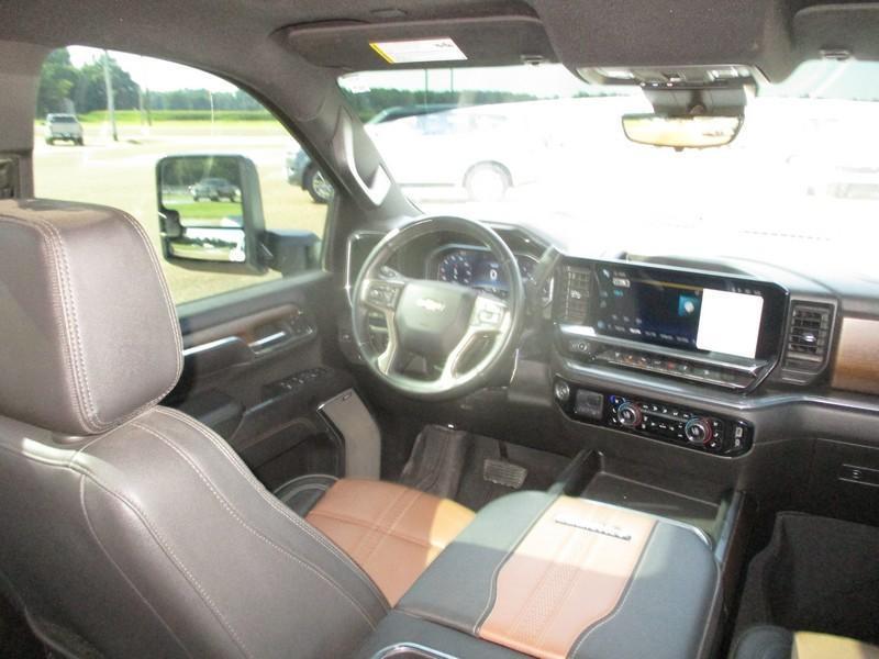 Chevrolet Silverado 2500HD High Country Crew Cab Short Box 4WD 2024