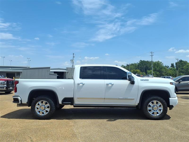 Chevrolet Silverado 2500HD High Country Crew Cab Short Box 4WD 2024