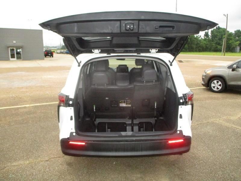 Toyota Sienna LE 8-Passenger 2022