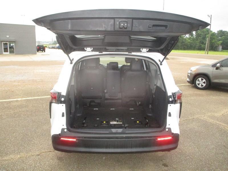 Toyota Sienna LE 8-Passenger 2022