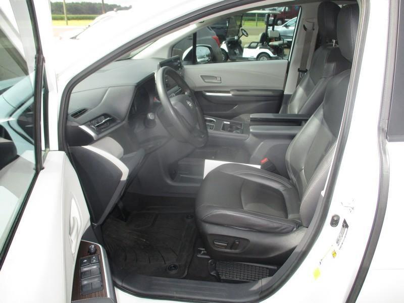 Toyota Sienna LE 8-Passenger 2022