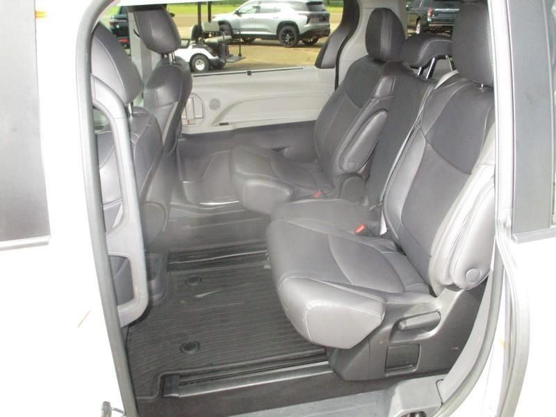 Toyota Sienna LE 8-Passenger 2022
