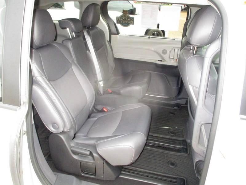 Toyota Sienna LE 8-Passenger 2022