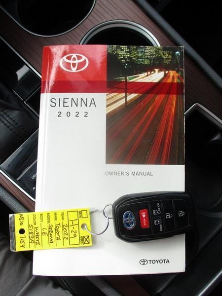 Toyota Sienna LE 8-Passenger 2022