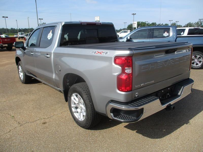 Chevrolet Silverado 1500 LT Crew Cab 4WD 2024