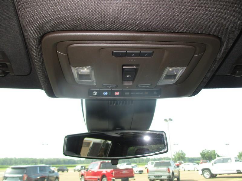 Chevrolet Silverado 1500 LT Crew Cab 4WD 2024