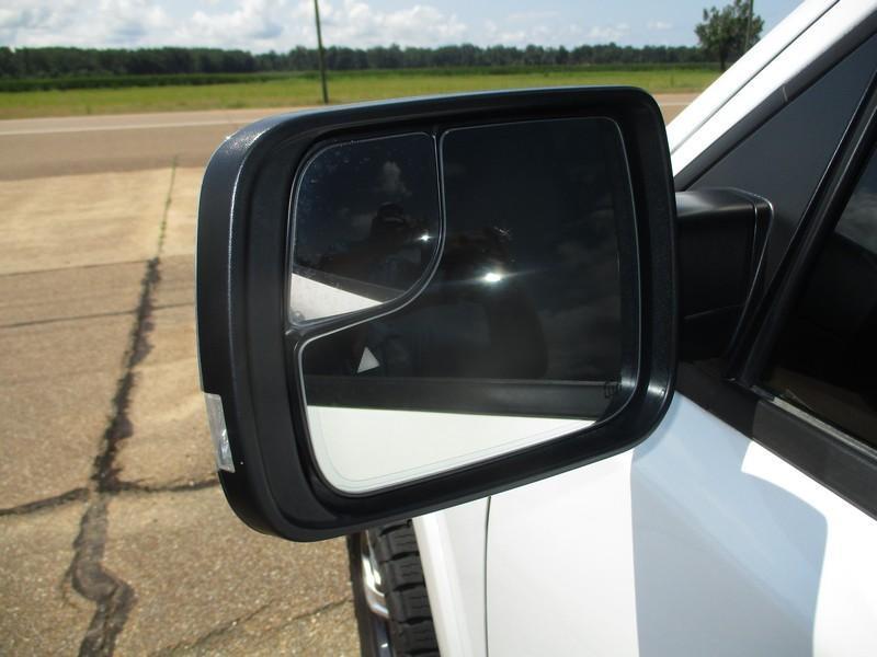 RAM 1500 Laramie Crew Cab SWB 4WD 2019
