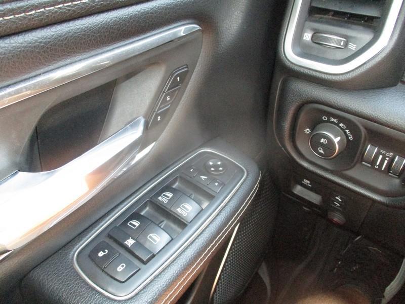 RAM 1500 Laramie Crew Cab SWB 4WD 2019