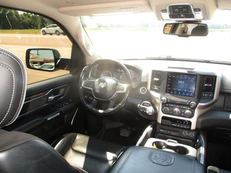 RAM 1500 Laramie Crew Cab SWB 4WD 2019