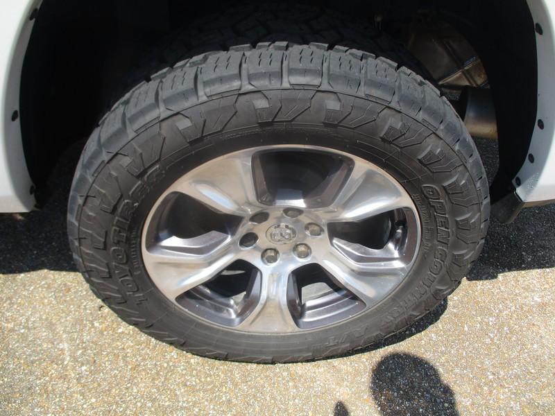RAM 1500 Laramie Crew Cab SWB 4WD 2019