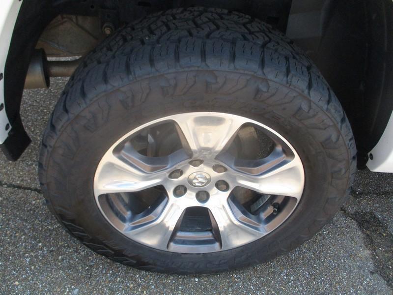 RAM 1500 Laramie Crew Cab SWB 4WD 2019