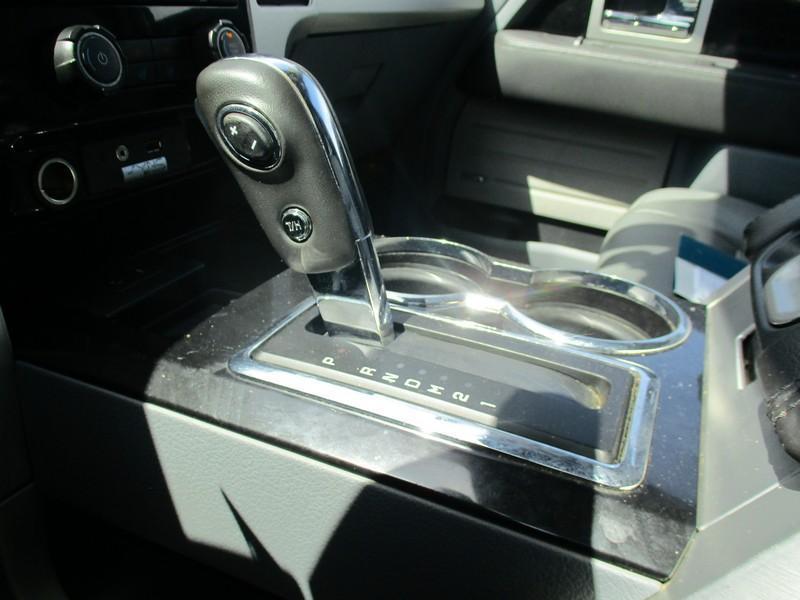 Ford F-150 Platinum SuperCrew 5.5-ft. Bed 4WD 2011