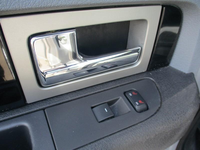 Ford F-150 Platinum SuperCrew 5.5-ft. Bed 4WD 2011