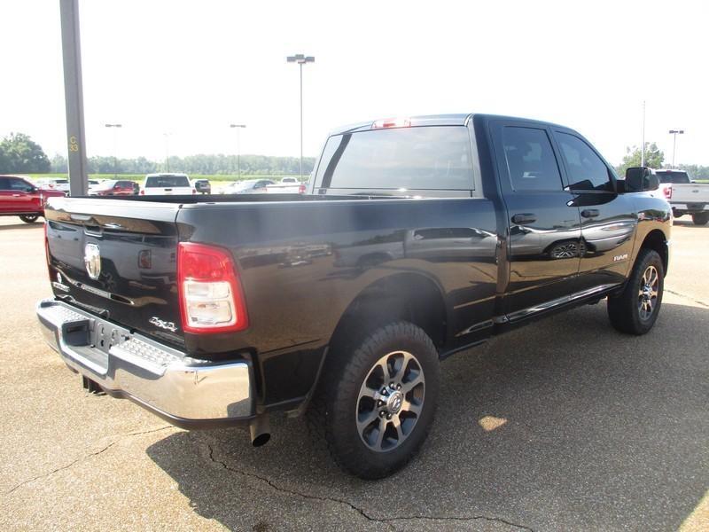 RAM 2500 Tradesman Crew Cab SWB 4WD 2022
