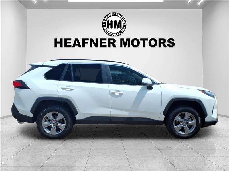 Toyota RAV4 Hybrid XLE 2022