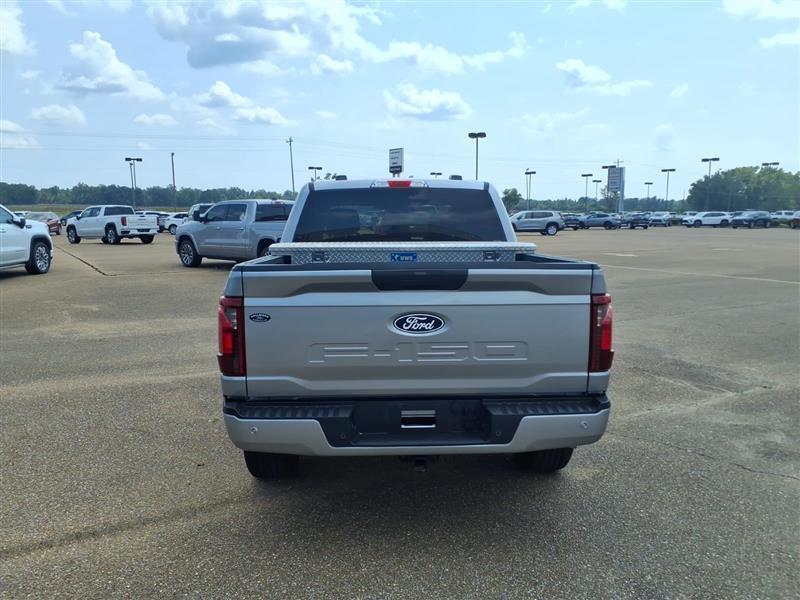 Ford F-150 STX SuperCrew 4WD 2025