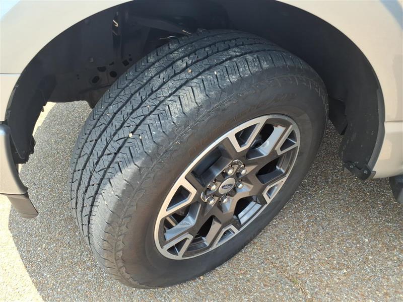 Ford F-150 STX SuperCrew 4WD 2025