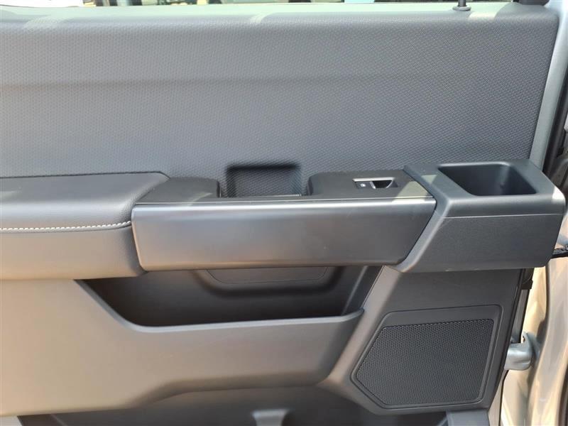 Ford F-150 STX SuperCrew 4WD 2025