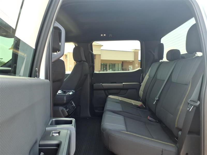 Ford F-150 STX SuperCrew 4WD 2025