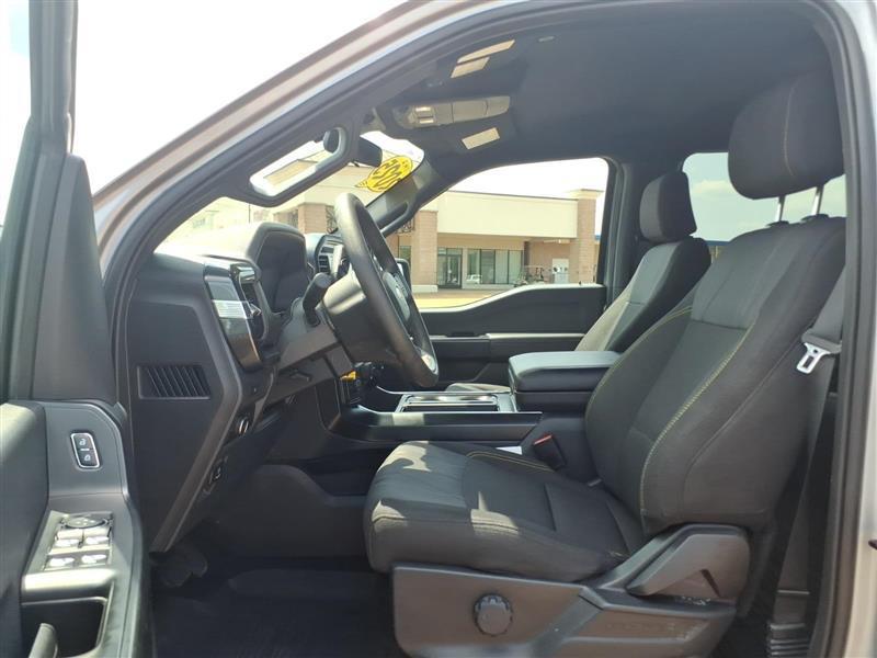 Ford F-150 STX SuperCrew 4WD 2025