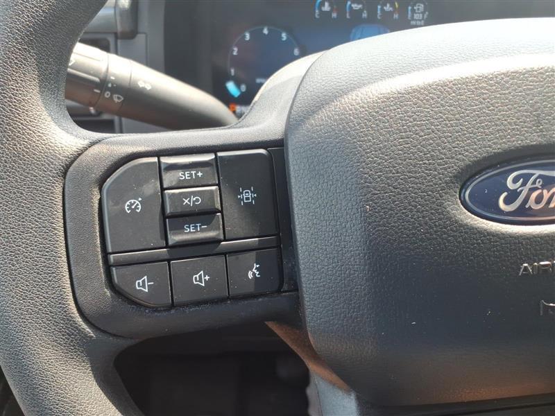 Ford F-150 STX SuperCrew 4WD 2025