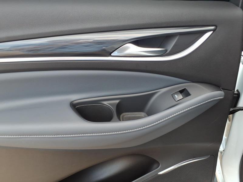 Buick Enclave Essence FWD 2021