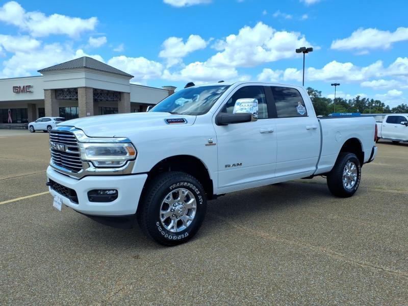 RAM 2500 Laramie Crew Cab SWB 4WD 2024