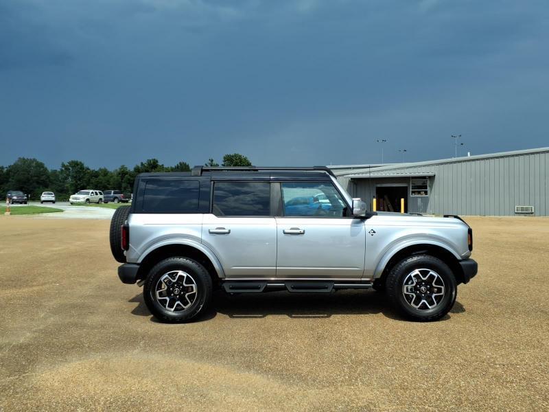 Ford Bronco Outer Banks 4-Door 2024