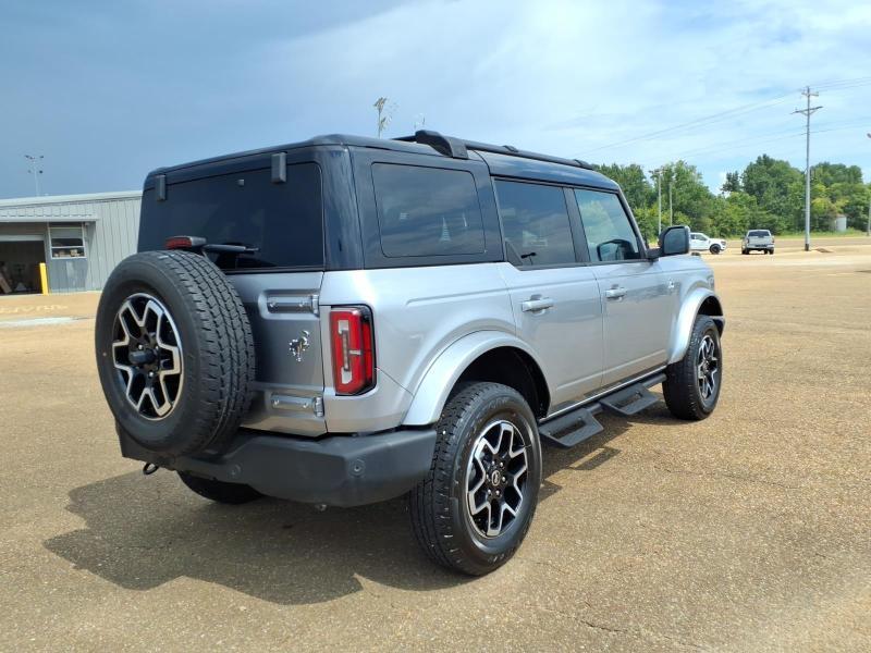 Ford Bronco Outer Banks 4-Door 2024