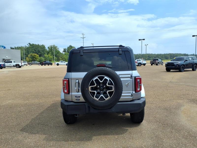 Ford Bronco Outer Banks 4-Door 2024