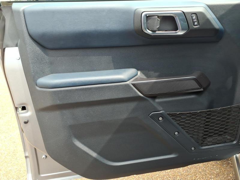 Ford Bronco Outer Banks 4-Door 2024
