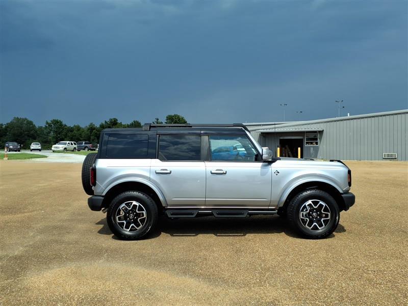 Ford Bronco Outer Banks 4-Door 2024