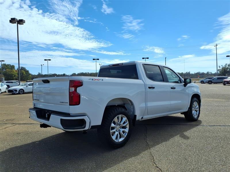 Chevrolet Silverado 1500 Custom Crew Cab 4WD 2023