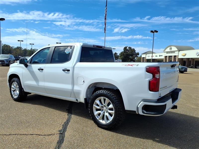 Chevrolet Silverado 1500 Custom Crew Cab 4WD 2023