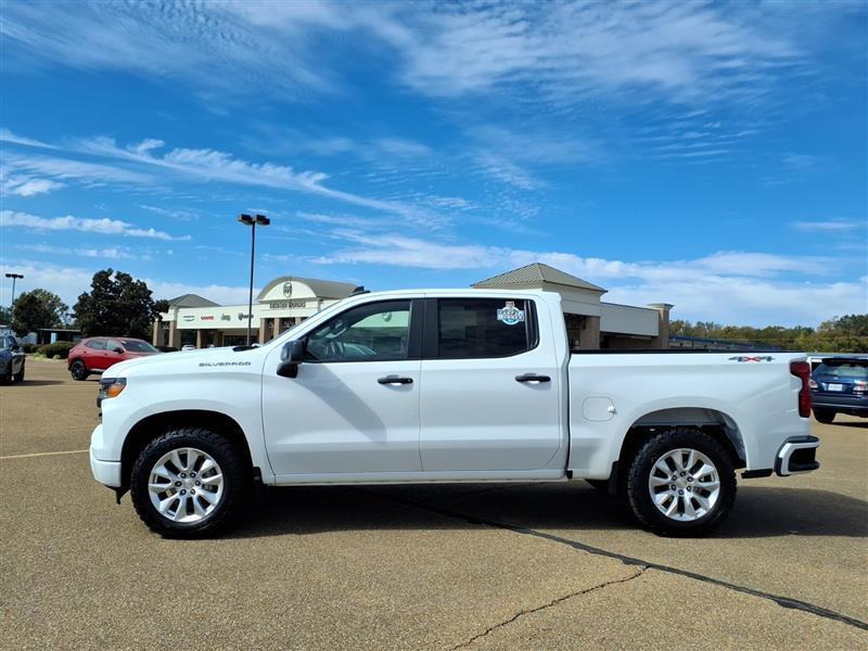 Chevrolet Silverado 1500 Custom Crew Cab 4WD 2023