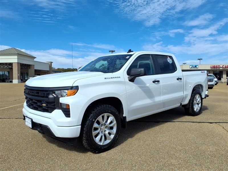 Chevrolet Silverado 1500 Custom Crew Cab 4WD 2023