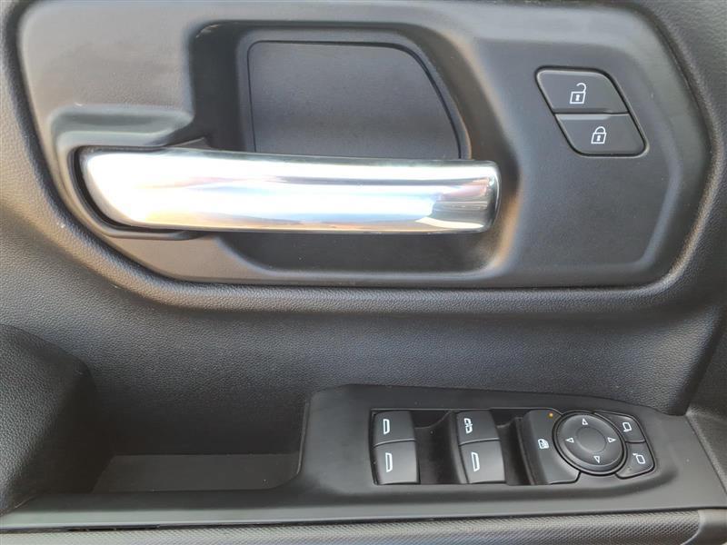 Chevrolet Silverado 1500 Custom Crew Cab 4WD 2023