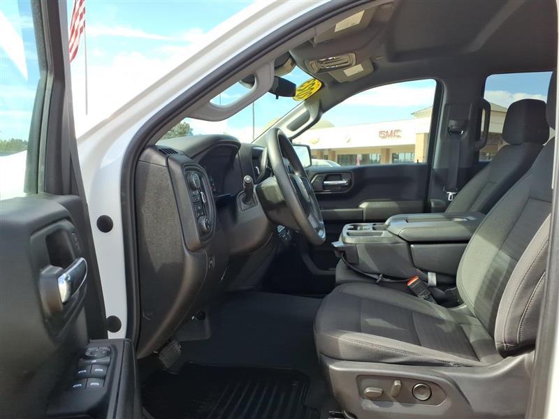 Chevrolet Silverado 1500 Custom Crew Cab 4WD 2023