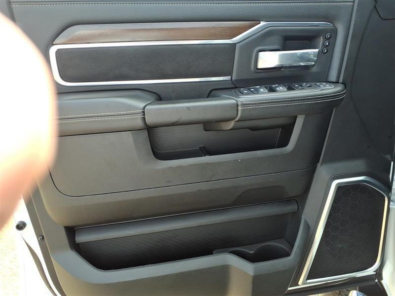 RAM 2500 Laramie Crew Cab SWB 4WD 2024
