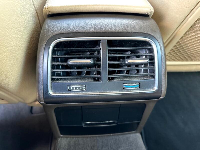 Audi A4 2.0T Sedan quattro Tiptronic 2014