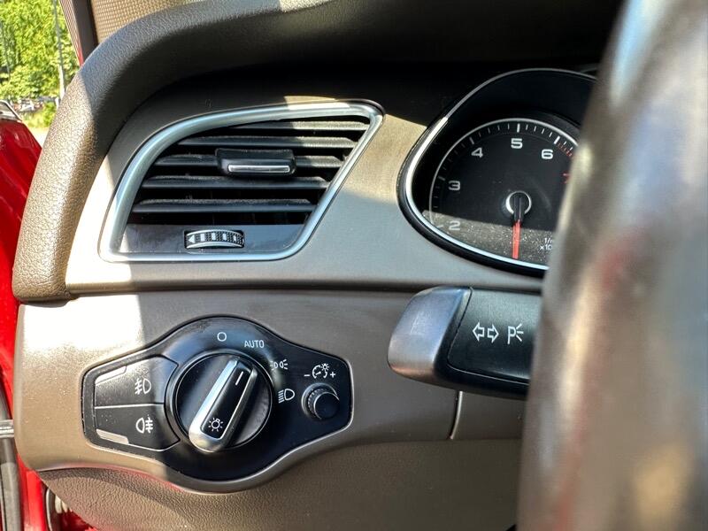 Audi A4 2.0T Sedan quattro Tiptronic 2014