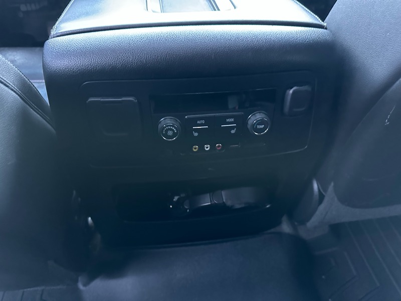 Chevrolet Tahoe 1500 4dr 2015