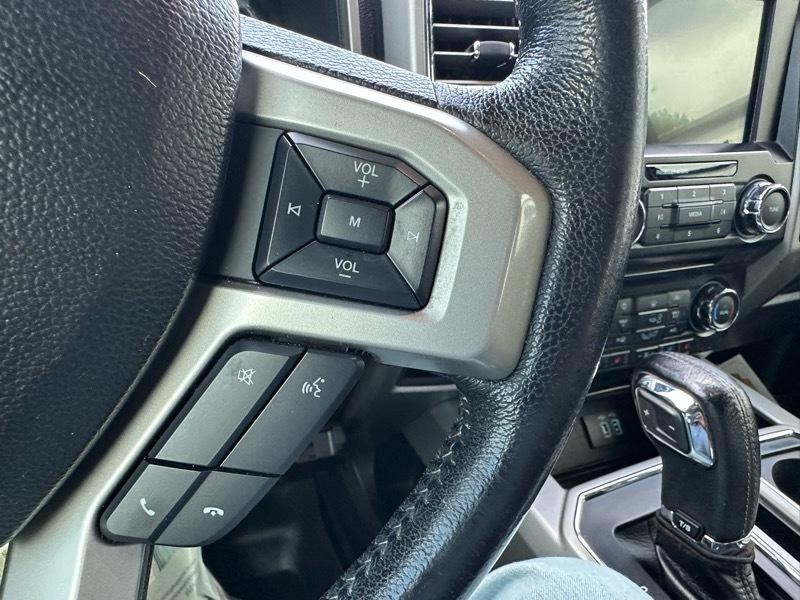 Ford F-150 4WD SuperCrew 145" Lariat 2016