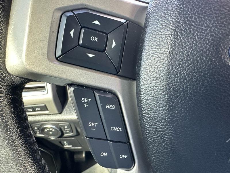 Ford F-150 4WD SuperCrew 145" Lariat 2016