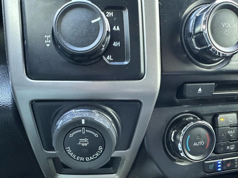 Ford F-150 4WD SuperCrew 145" Lariat 2016