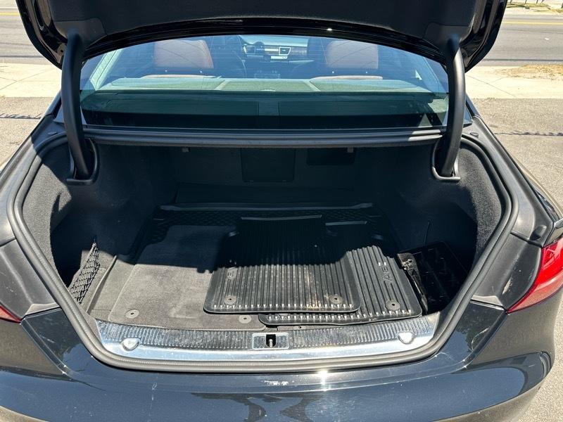 Audi A8 L 4.0T quattro 2015